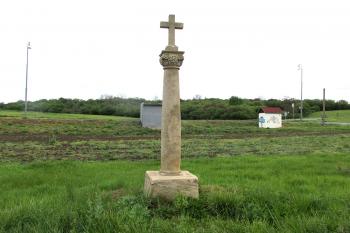 Viniční sloup u Zeměch, místní části Kralup nad Vltavou. (© Pavel Vítek  05/2024)