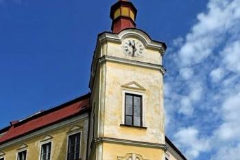 nárožní věžice zámku (© Jan P. Štěpánek 08/2014)