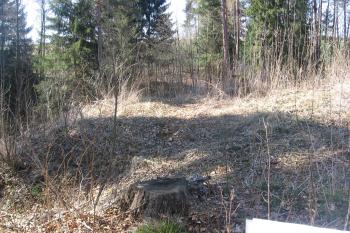 Zahloubený objekt v jihozápadní části hrádku (palác?). (© Jaroslav Špiroch 04/2020)