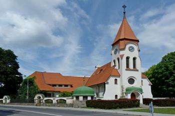 Kostel svatého Jana Evangelisty (© František Kinař, 08/2014)