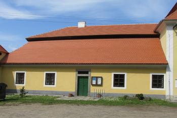 Špitál v Kostelci nad Vltavou ( © Pavel Vítek 06/2014)