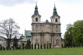 barokní východní průčelí ( © Pavel Zany Komárek 6/5/2004)