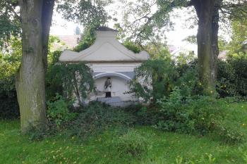 Poklona sv.Nepomuckému v zídce (© Ivo Rozehnal, 09/2014)