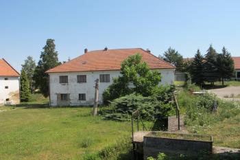 pohled od jz. (© D Dohňanský, 07/2018)