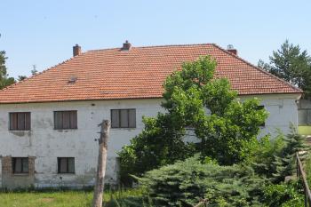 detailnější záběr na zámek (© D Dohňanský, 07/2018)