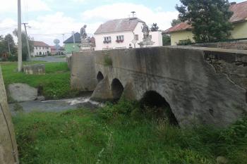 Most a pilíře s ledolamy (© Ivo Rozehnal, 09/2014)