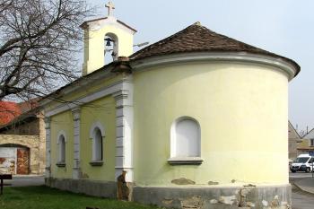 Kaple sv. Linharta v Černuci ( © Pavel Vítek 04/2014)