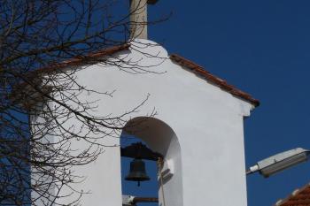 Kaple sv. Linharta, na návsi ( © František Kinař 05/2017)