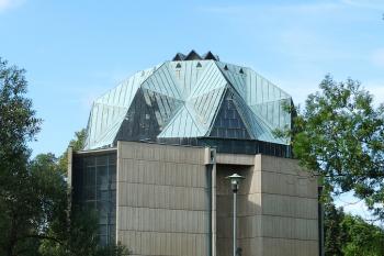 pavilon v zámecké zahradě (© de.ardoise, 08/2010)