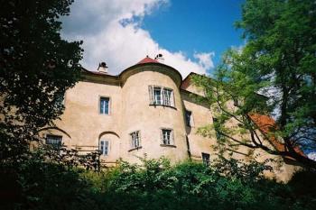 Grabštejn - jižní průčelí hradu (© Pavel Jarý,  20.06.2004)