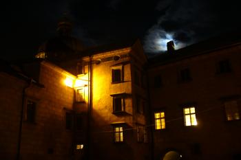 Grabštejn - nádvoří hradu v noci (© Pavel Jarý, 13.12.2008)