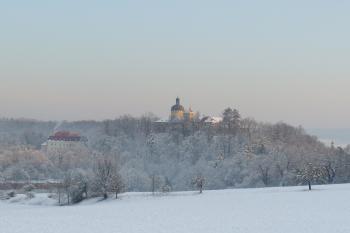 Grabštejn - pohled na hrad a zámek od Hrádku nad Nisou (© Pavel Jarý, 13.12.2008)
