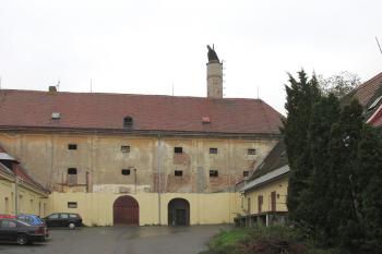 Bývalý jezuitský pivovar v Kokorách (© Pavel Vítek 09/2014)