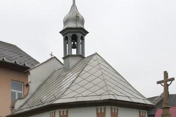 Kaple sv. Rocha, Šebestiána, Fabiána a  Rozarie v NelešovicíchKaple sv. Rocha, Šebestiána, Fabiána a  Rozarie v Nelešovicích ( © Pavel Vítek 09/2014)