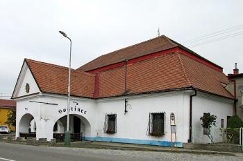 Hostinec (© Pavel Vítek 10/2014)