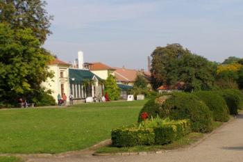 zámecký park s oranžerií (© Karel Piskáček, 10/2007)