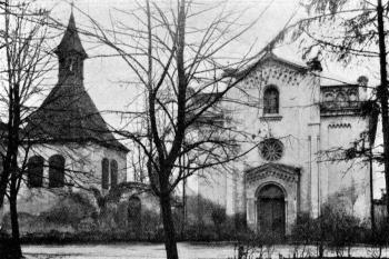 průčelí kostela po novorománské přestavbě z let 1876-79 (© Alžběta Birnbaumová, Libuše Jansová: Soupis památek historických a uměleckých v Čechách, sv. 44 Politický okres čáslavský, Archaelogická komise při České akademii věd a umění, Praha 1929)
