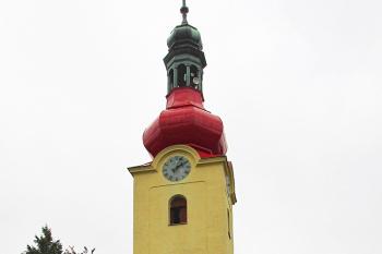 Kostel sv. Petra a Pavla v Penčicích (© Pavel Vítek 09/2014)