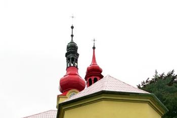 Kostel sv. Petra a Pavla v Penčicích (© Pavel Vítek 09/2014)