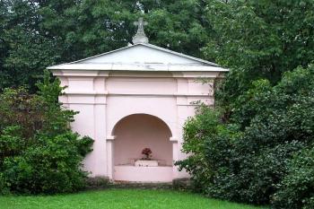 Kostel sv. Petra a Pavla v Penčicích (© Pavel Vítek 09/2014)