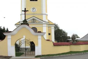 Kostel sv. Filipa a Jakuba v Janově ( © Pavel Vítek 10/2014)
