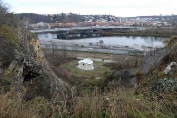 zrekonstruovaná kaple z Barrandovských teras (© Milan Caha  12/2024)