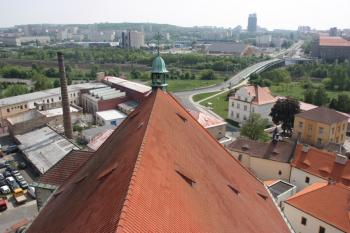 Hřeben střechy kostela z ochozu repliky velké věže ( © Ivan Grisa 05/2011)