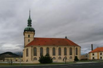 Kostel Nanebevzetí Panny Marie ( © Radovan Smokoň 04/2006)