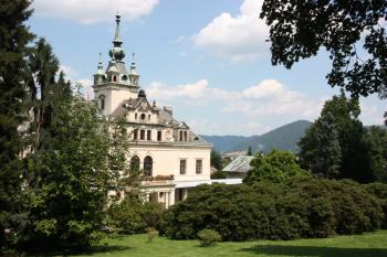 Zámek od jihu ( © Ivan Grisa 07/2011)