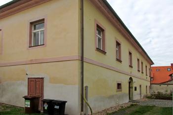 Děkanství u kostela sv. Petra a Pavla v Čáslavi (© Pavel Vítek 11/2014)