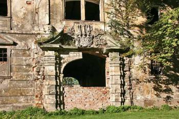 Hospodářský dvůr ( © Luděk Pitter 09/2005)