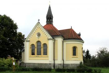 Kaple Božského Srdce Páně v Topolanech u Olomouce ( © Pavel Vítek 10/2014)