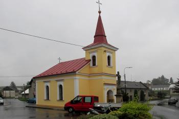 Kaple sv. Františka z Assisi a sv. Tomáše ve Svésedlicích ( © Pavel Vítek 09/2014)