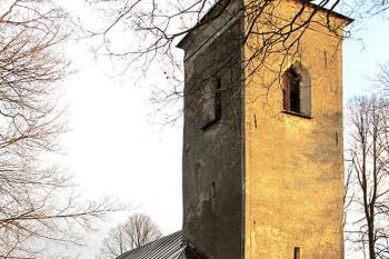Kostel sv. Jiří v Lomnici u Bruntálu (© Pavel Vítek 11/2014)