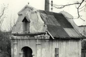 celkový pohled na kapličku před její demolicí.  ( © SOkA Frýdek - Místek )