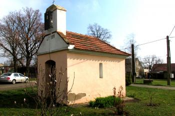 Kaple sv. Petra a Pavla v Loucké u Velvar ( © Pavel Vítek 03/2014)