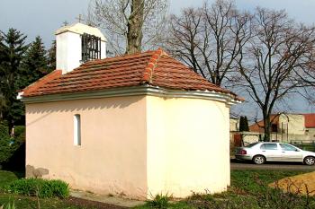 Kaple sv. Petra a Pavla v Loucké u Velvar ( © Pavel Vítek 03/2014)