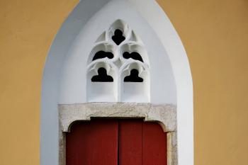 portál márnice s druhotně? osazenou kružbou (© Pavel Zany Komárek, 19. 5. 2011)