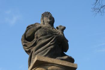Socha sv. Anežky Římské v Bělokách (© Jiří Špaček, 03/2015)