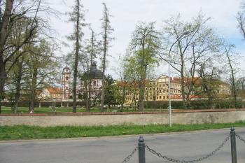 zámek od jihu (© D Dohňanský, 04/2016)