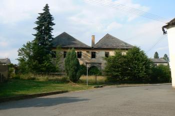 Pohled z návsi (© Prudký Martin, 07/2010)