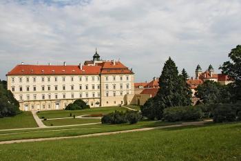 Pohled od jihozápadu ( © Luděk Pitter 07/2005)