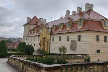 Zámecký hotel v pravém křídle (© Ivo Rozehnal  05/2024)