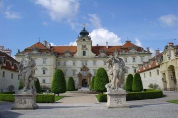 čestný dvůr (© Michal Tlusták, 04/2008)