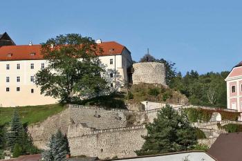 Hrad a zámek ( © Luděk Pitter 09/2005)
