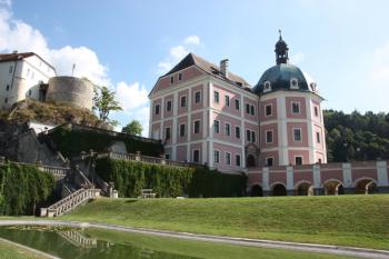 Zámek od severozápadu ( © Ivan Grisa 08/2009)