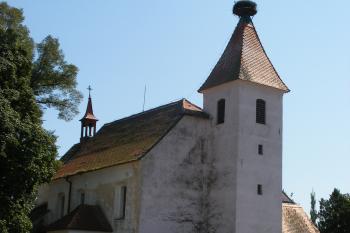 Kostel sv. Petra a Pavla ve Strýčicích (© Jiří Špaček, 08/2009)