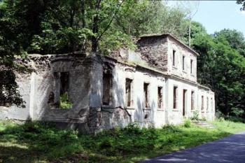 Zřícenina zámečku (© 2002 Jiří Čížek)
