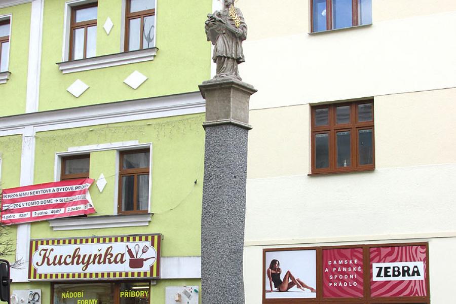 kašna se sochou sv. Jana Nepomuckého