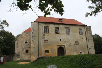 tvrz Cuknštejn (© Vlastislav Mareček, 09/2015)